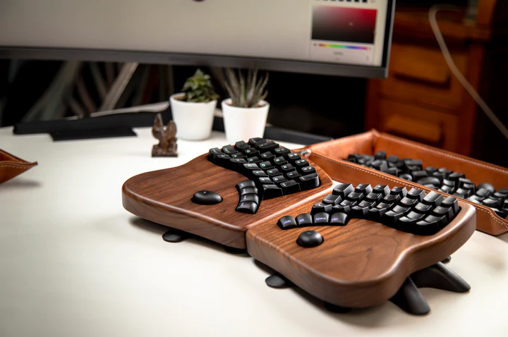keyboard-wood